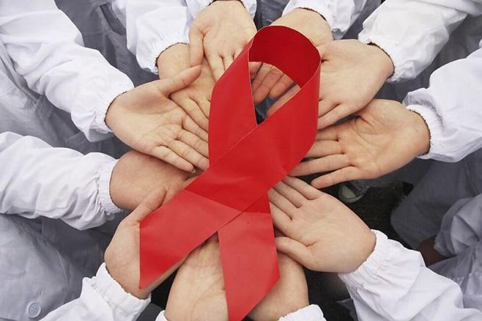 زخم های حاصله از HIV چگونه اند و چقدر باقی می ماند؟
