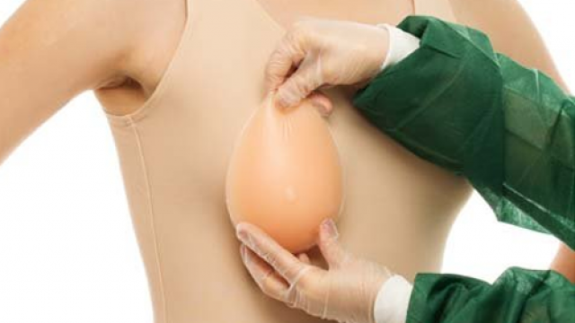 Breast Implant 1247616918 - آنچه باید قبل و بعد از جراحی زیبایی سینه بدانید