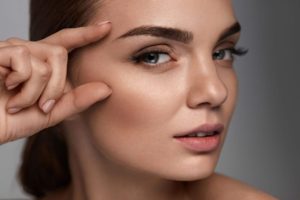 عوارض جانبی تزریق بوتاکس | بهترین مرکز تزریق بوتاکس در شیراز